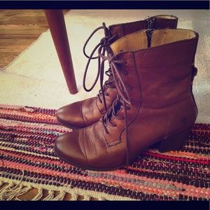 Frye Courtney Lace Up Size 7.5